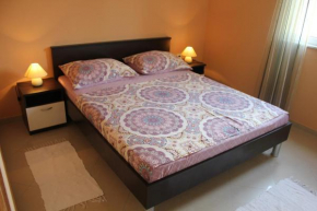  Doris Apartment  Сутомишцица